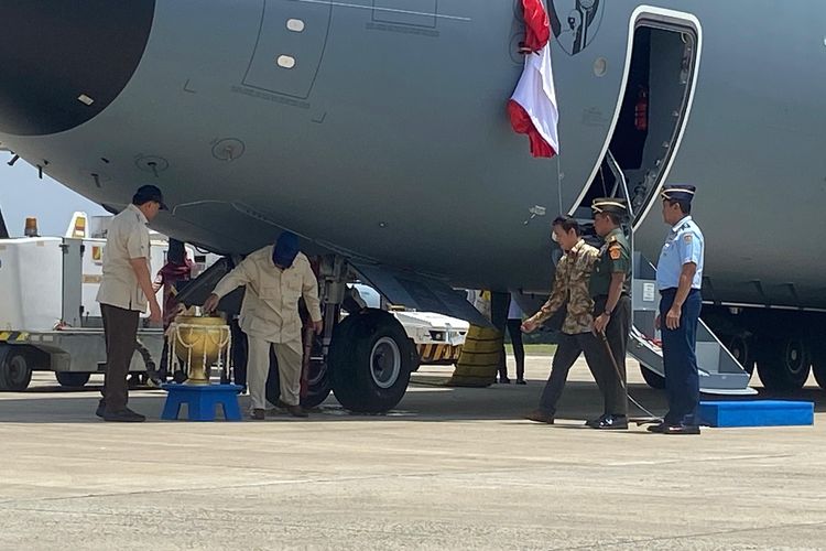 Prabowo Serahkan Kunci Airbus A400M kepada Panglima TNI