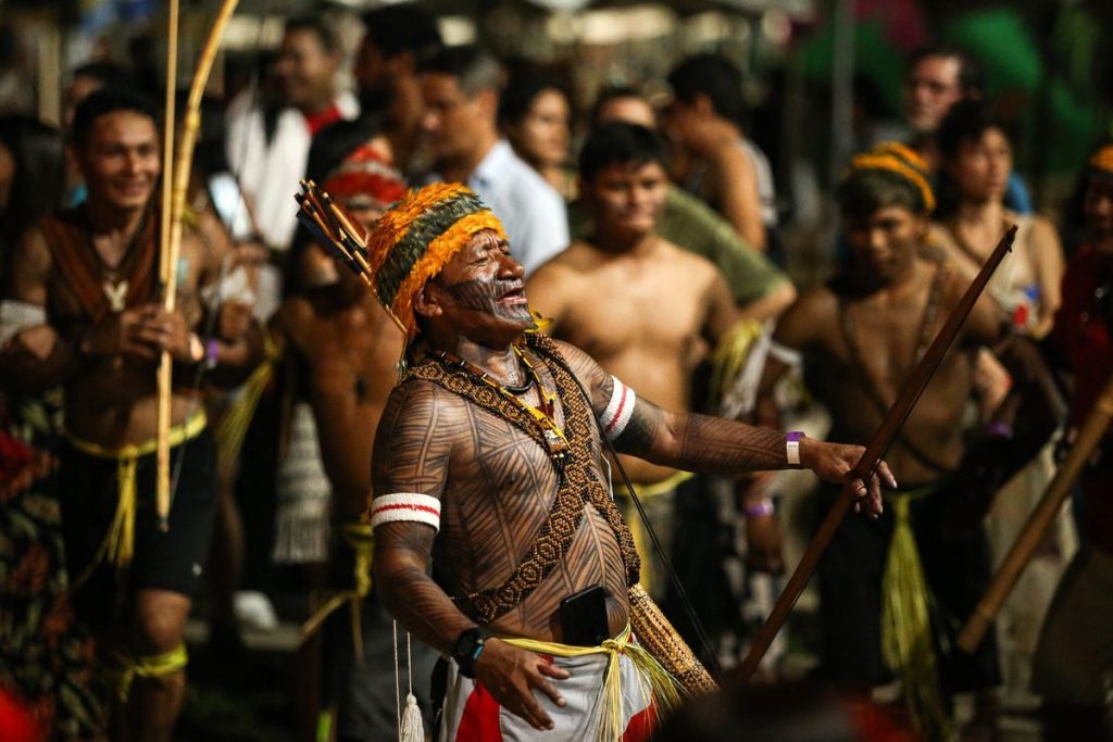 Aksi Blokade Masyarakat Adat di COP30, Tuntut Hak dan Perlindungan Hutan Amazon