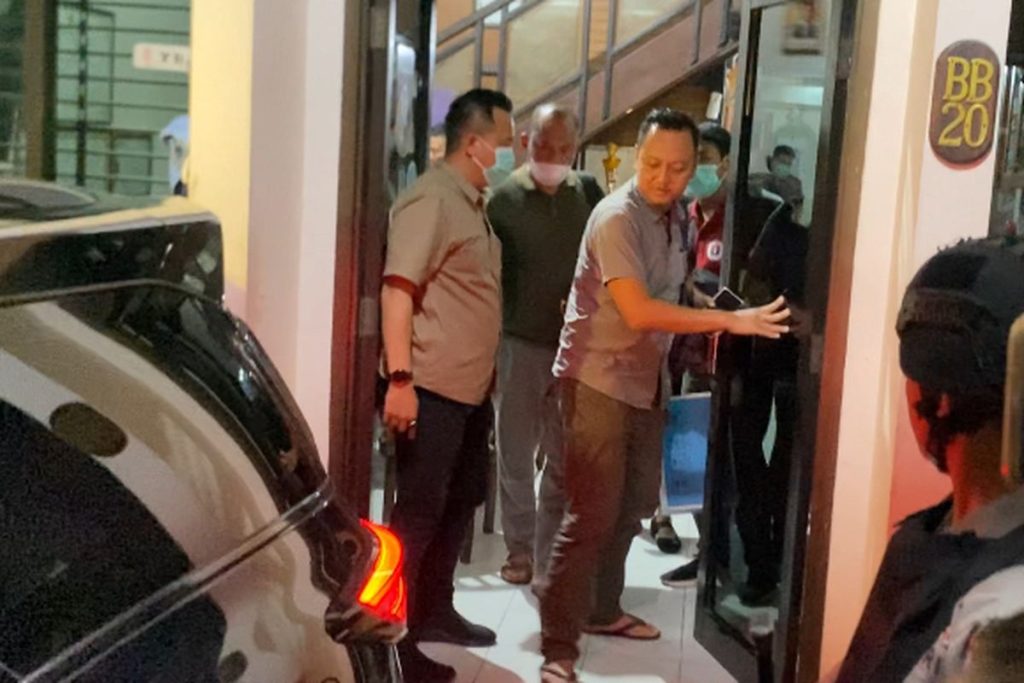 KPK Geledah Kantor Kontraktor Monumen Reog di Surabaya, Ponsel Direksi Disita