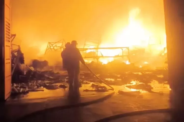 Gudang Material di Citereup Terbakar, 6 Unit Damkar Dikerahkan