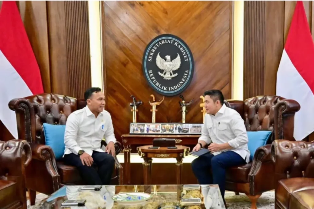 Seskab Teddy Bahas Penguatan Program MBG bersama Wihaji