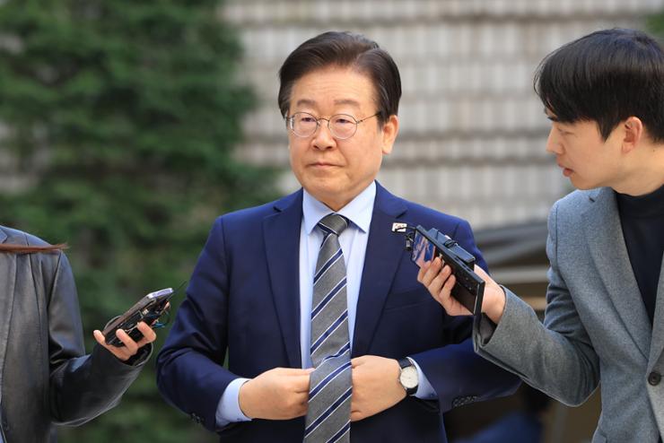 Lee Temui Xi Bahas Perdamaian dan Denuklirisasi di Semenanjung Korea