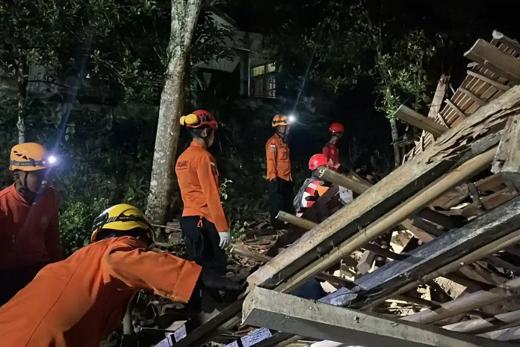 Longsor Terjang Dua Dusun di Cilacap, 2 Warga Tewas dan 21 Masih Hilang