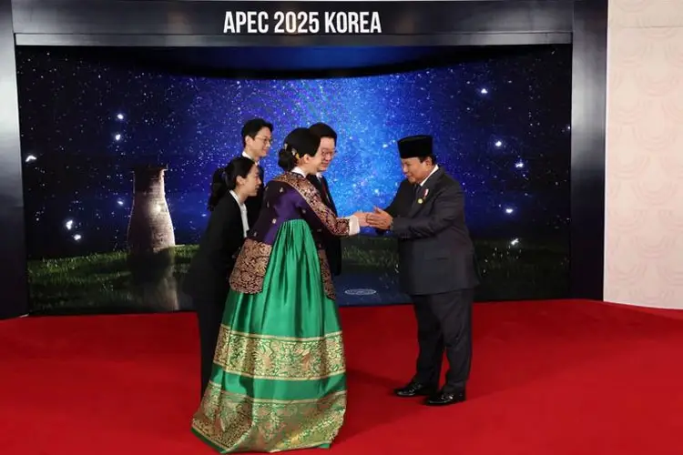 Prabowo Hadiri Gala Dinner KTT APEC 2025 di Korea Selatan