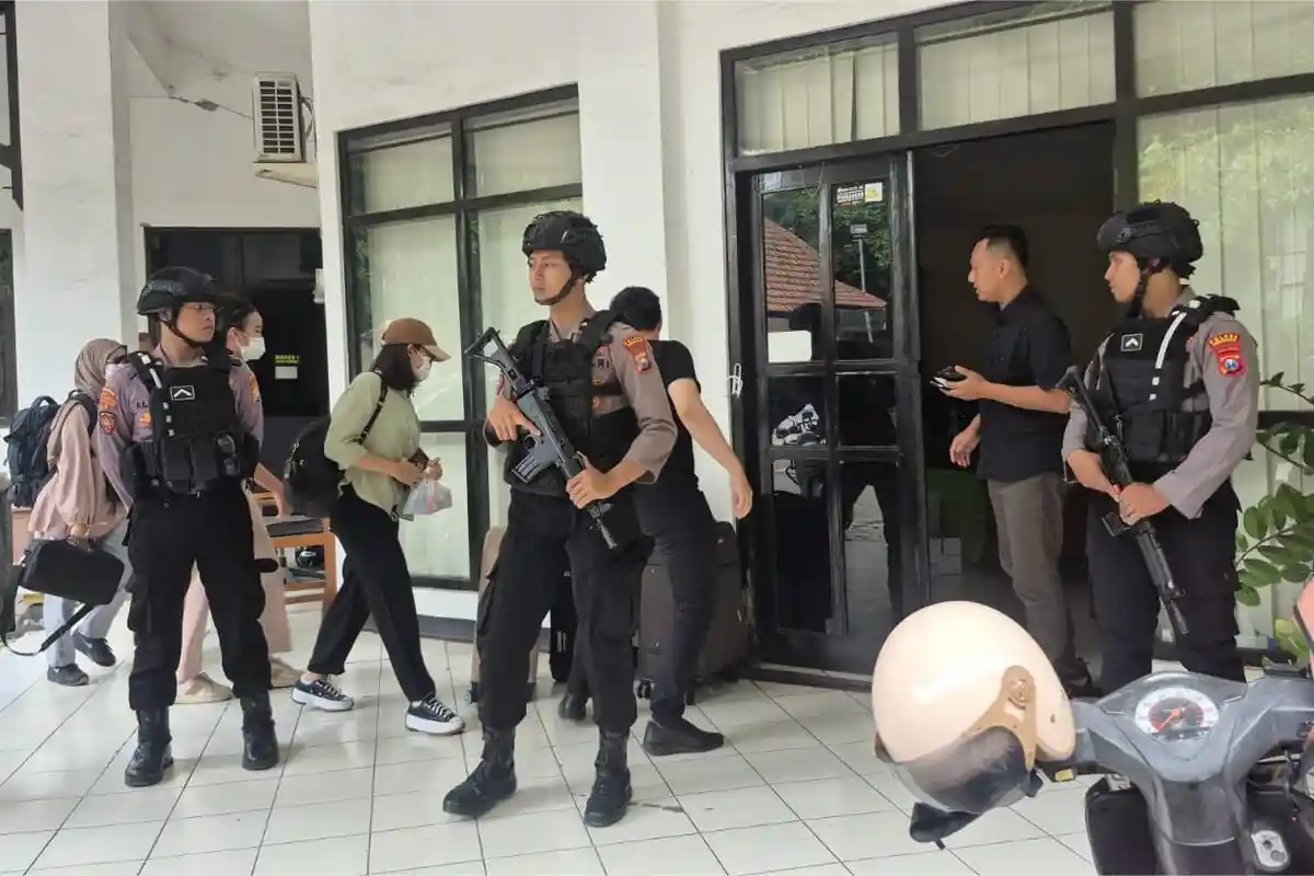 KPK Geledah Kantor Disbudparpora Ponorogo Terkait Proyek Monumen Reog