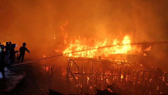 Kebakaran Besar Melanda Jepang, Ratusan Orang Dievakuasi