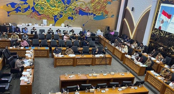 UU Guru dan Dosen Diusulkan Jadi Lex Specialist dalam Raker Baleg DPR