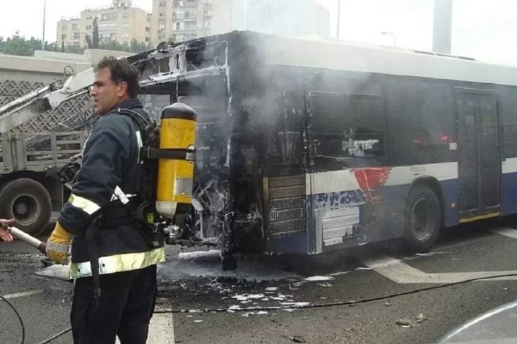 Bus Umrah Tabrak Truk Tangki, 42 Jemaah Diduga Tewas di Dekat Madinah