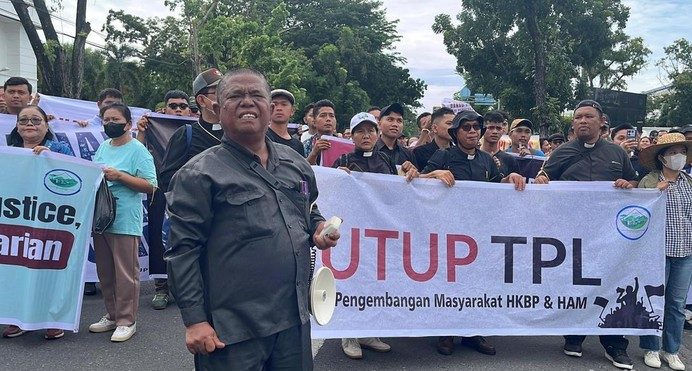 Ribuan Demonstran Kepung Kantor Gubernur Sumut, Minta PT TPL Ditutup