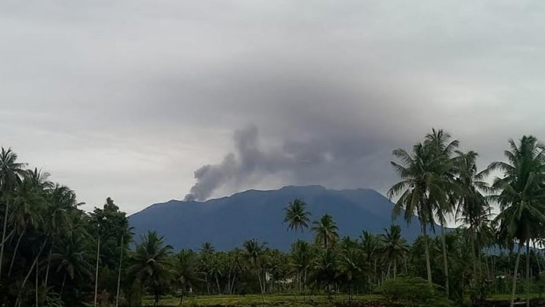 Gunung Marapi Erupsi, Warga Dilarang Beraktivitas dalam Radius 3 Kilometer