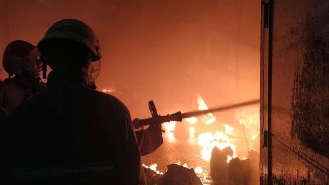 45 Kios Ludes Terbakar di Pasar Baru Cikarang, Kerugian Capai Ratusan Juta