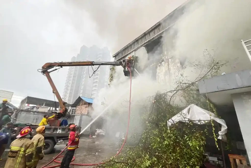 2 Gudang dan 1 Rumah Warga di Balikpapan Ludes Terbakar Saat Subuh