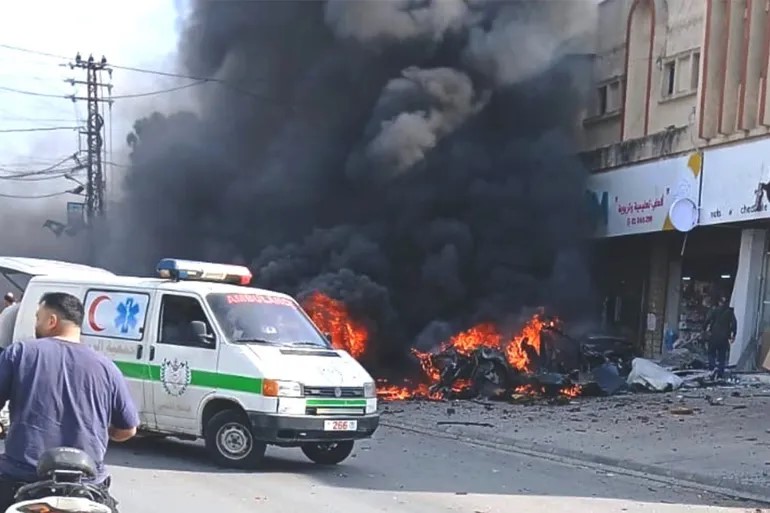 Bus Sekolah Terkena Serpihan Rudal Israel di Lebanon