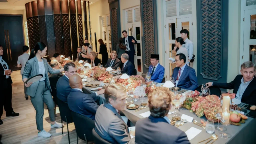 Jokowi Hadiri Gala Dinner Bloomberg di Singapura