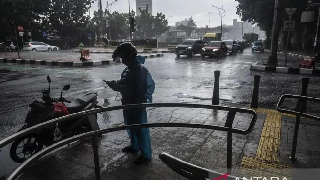Mayoritas Kota Besar Diprediksi Diguyur Hujan Ringan hingga Sedang