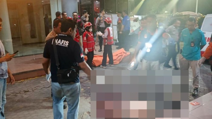 Pria Ditemukan Tewas Penuh Luka di Parkiran Diskotek Surabaya