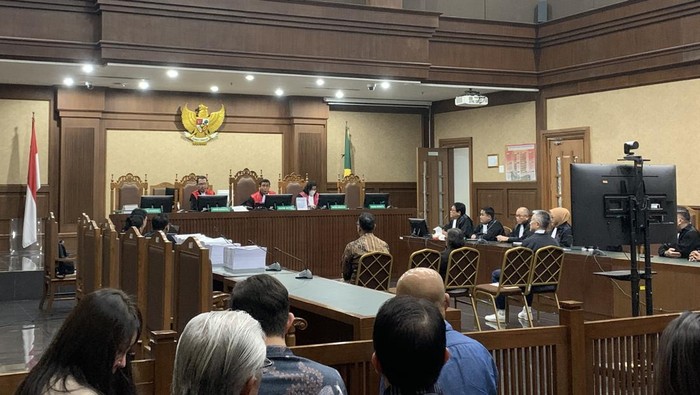 Sidang Tuntutan Korupsi LPEI Ditunda ke Senin Depan