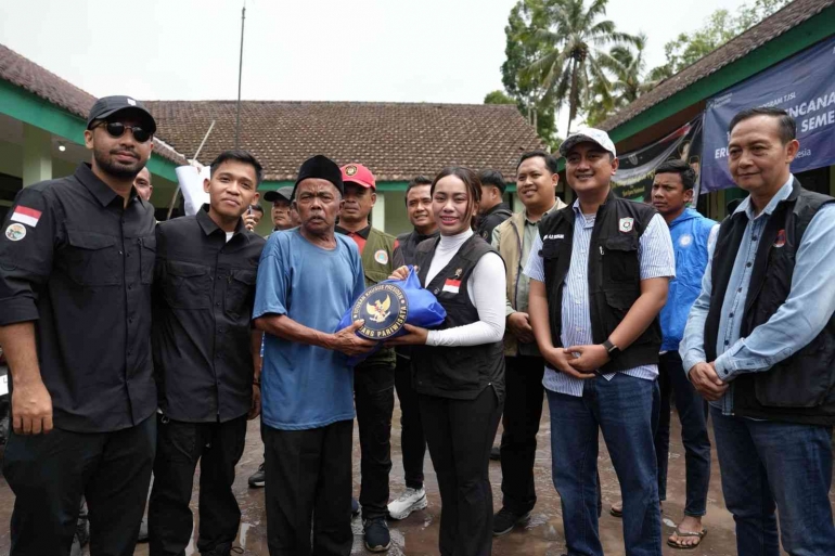 Zita Anjani Tinjau Kondisi Pengungsi Gunung Semeru