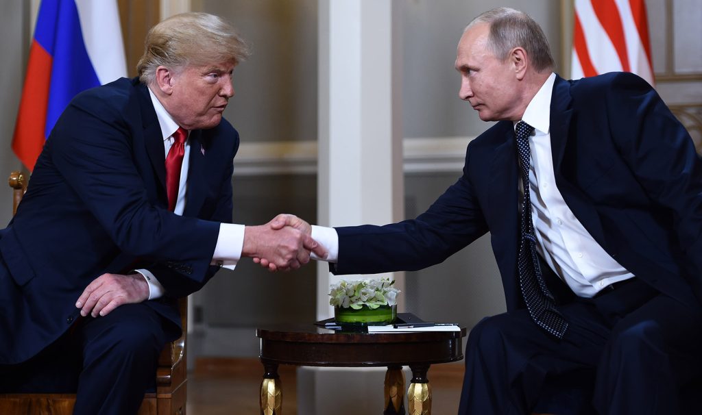 Trump Hubungi Putin Jelang Bertemu Zelensky