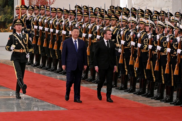 Macron Temui Xi di Beijing, Bahas Perang hingga Dagang