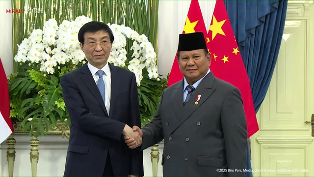Prabowo Sambut Ketua MPR China di Istana Merdeka