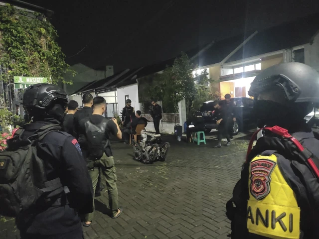 Densus 88 Geledah Rumah di Garut, Cegah Penyebaran Paham Neo-Nazi