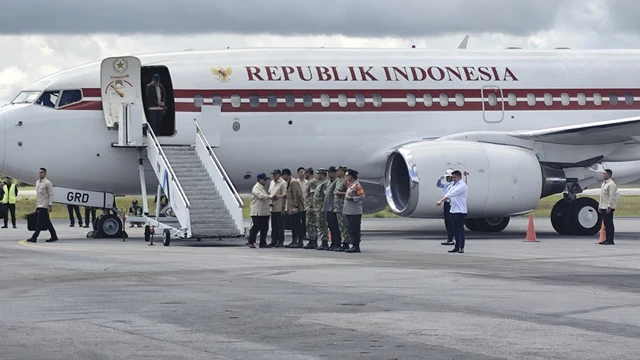 Presiden Prabowo Tiba di Silangit, Lanjutkan Kunjungan Kerja ke Tapanuli Selatan