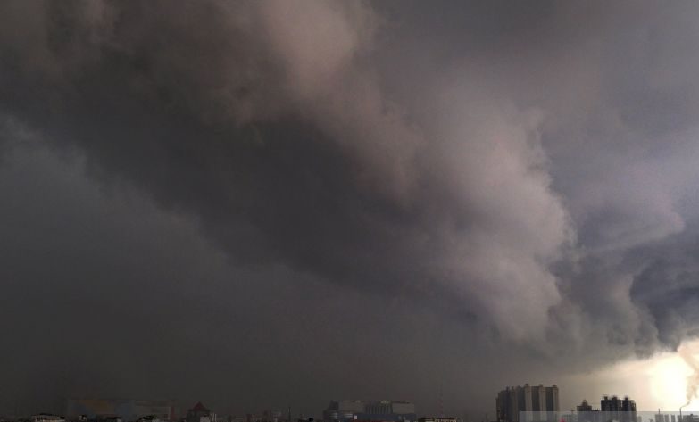 BMKG Peringatkan Cuaca Ekstrem, Aktivitas Laut Sulsel Berisiko