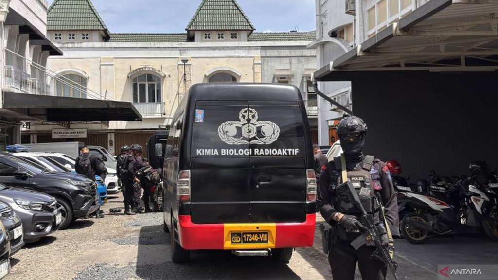 Benda Diduga Bom Ditemukan di Kawasan Ruko Kosambi Bandung