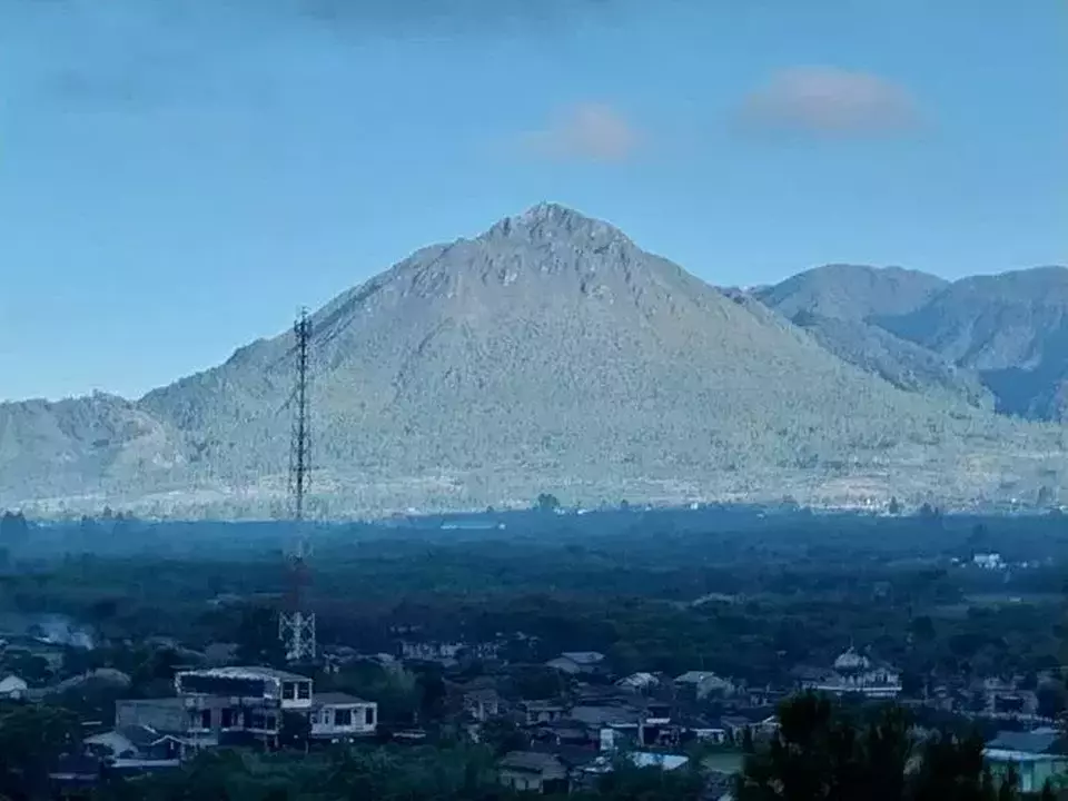 Status Gunung Bur Ni Telong Siaga, Ribuan Warga Bener Meriah Mengungsi