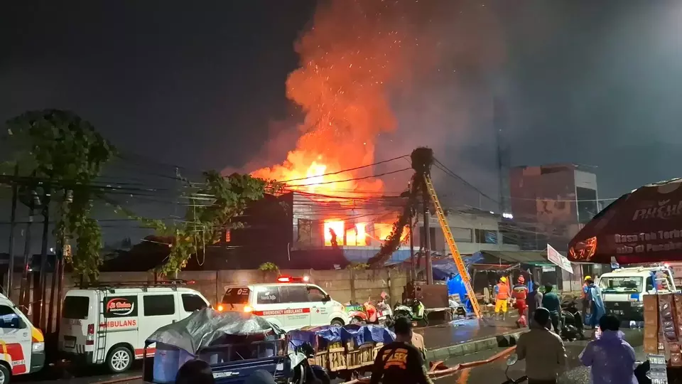 Tiga Ruko di Bekasi Timur Hangus Terbakar Diduga Akibat Sambaran Petir