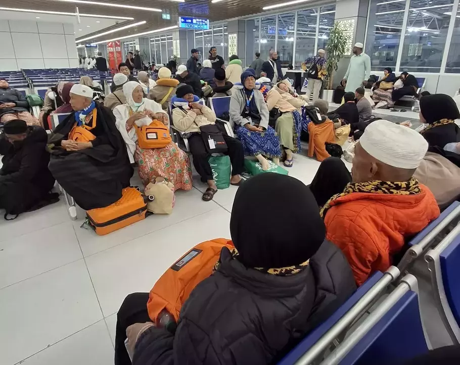Delay Penerbangan, 400 Jemaah Umrah Bertahan Dua Hari di Bandara