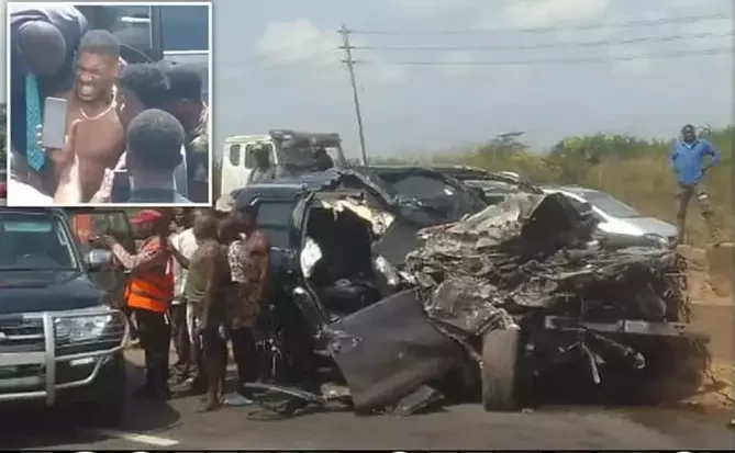 Mobil Ditumpangi Anthony Joshua Tabrak Truk, Dua Orang Tewas