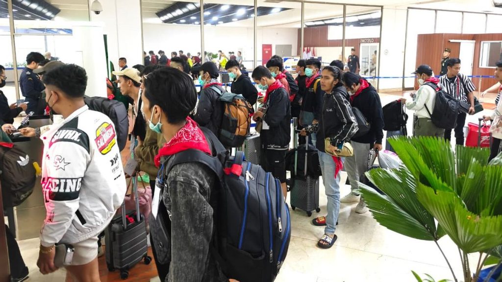 Kemlu Berhasil Pulangkan 54 WNI Korban Scam dari Myanmar