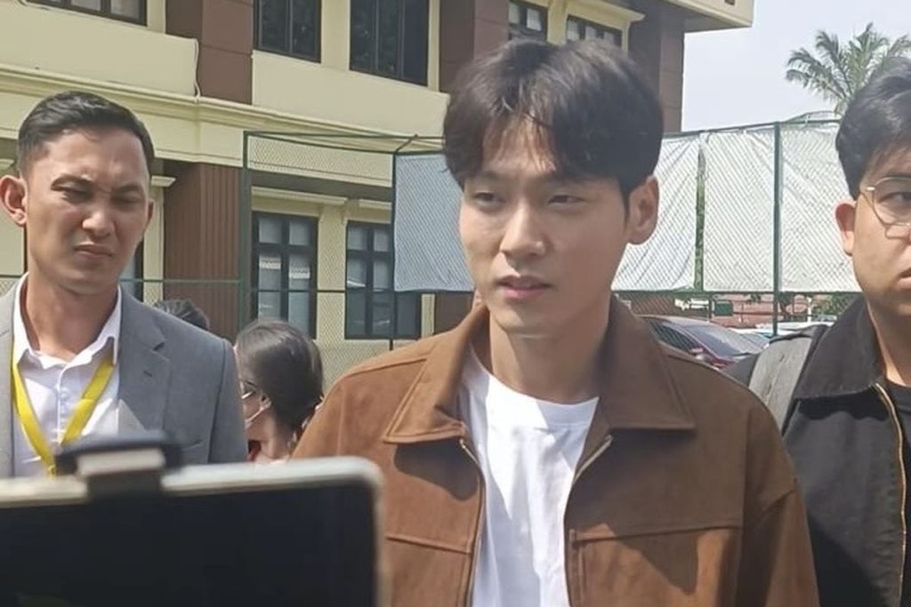 Hadiri Sidang Cerai, Na Daehoon Pilih Diam