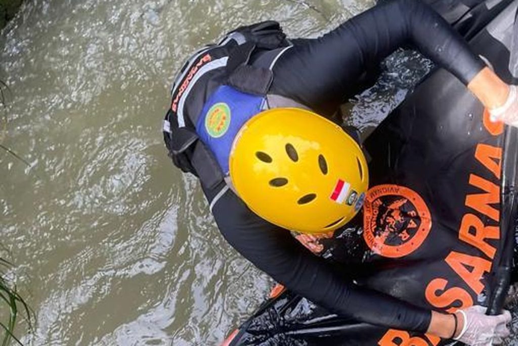 Banjir Terjang Kota Jambi, Balita Hanyut hingga Tewas