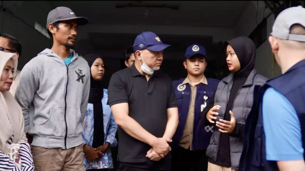 Menko Pangan Zulhas Tinjau Dapur Umum SPPG di Aceh Tamiang