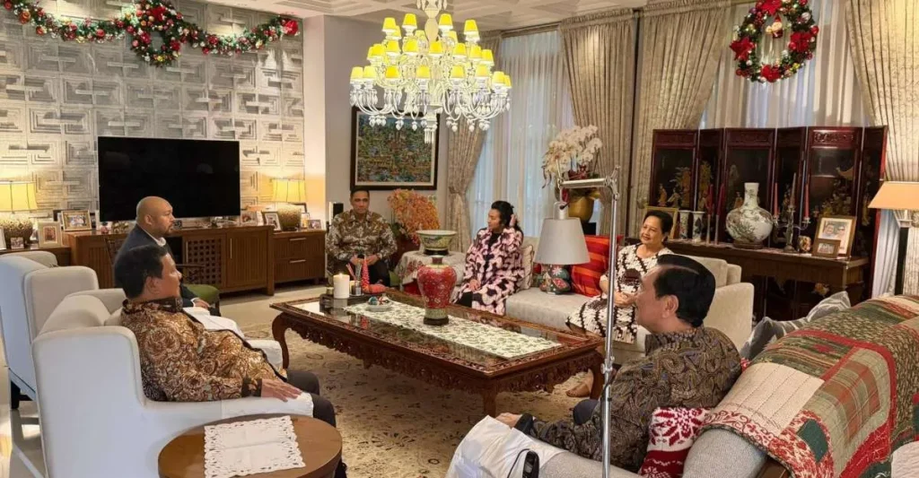 Prabowo Kunjungi Luhut di Hari Natal, Bahas Ekonomi dan Persatuan