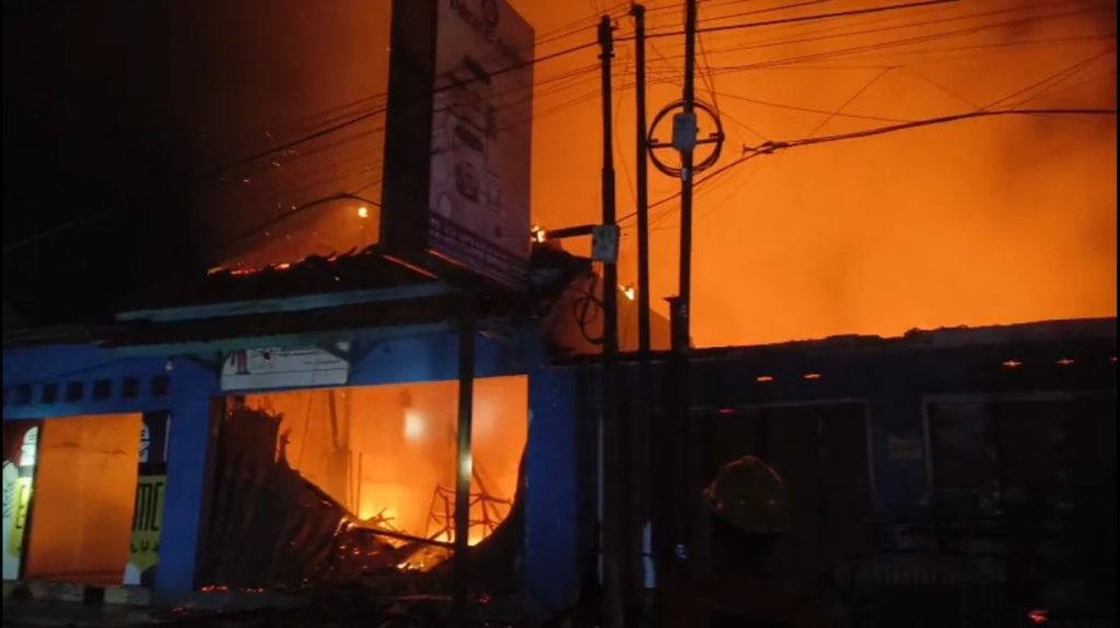Toko Bangunan di Kuningan Terbakar, Kerugian Capai Rp 1,8 Miliar