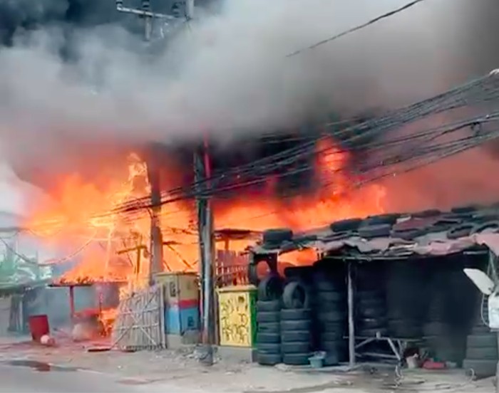 Gudang Alat Berat di Kalideres Terbakar Hebat