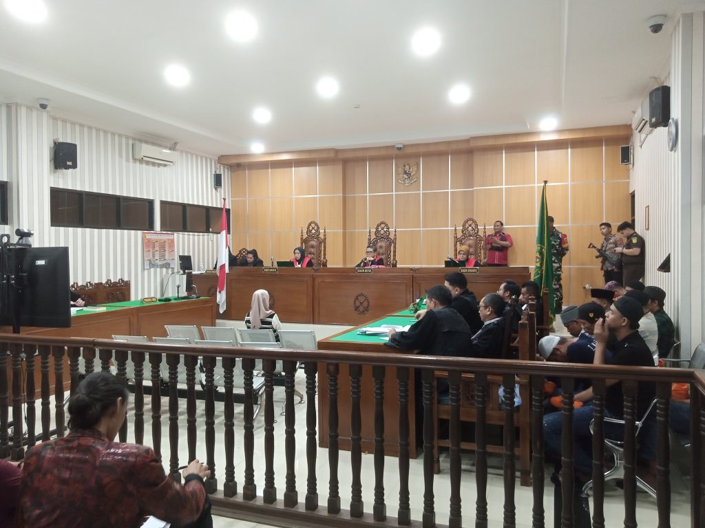 Ketegangan di Ruang Sidang: Dua Versi Fakta, Mana yang Benar?