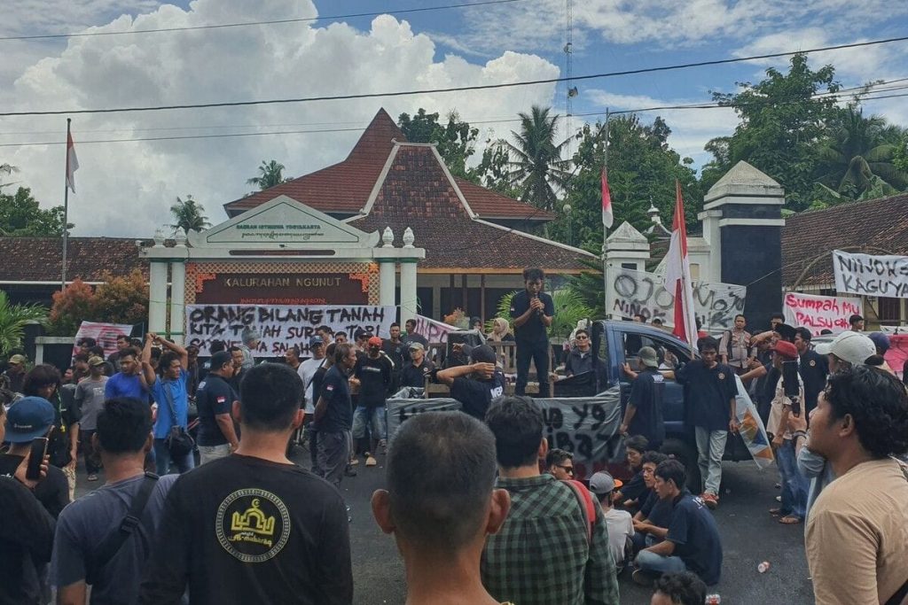 Aksi Protes Ngunut Memanas, Lurah Akui Dugaan Korupsi