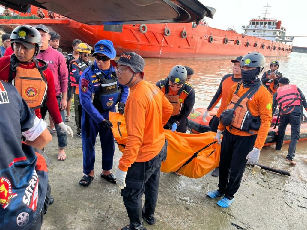 Masinis Jatuh di Sungai Mahakam Ditemukan Meninggal