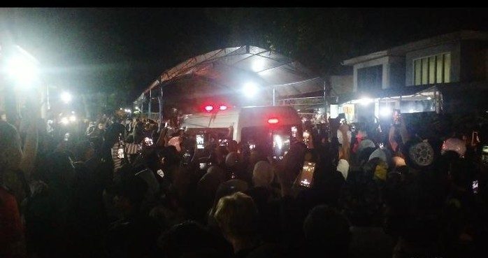 Tangis Pecah Saat Jenazah Pebalap Awhin Sanjaya Tiba di Rumah Duka