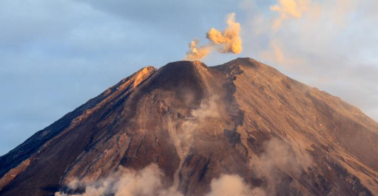 Aktivitas Gunung Semeru Masih Tinggi, Gempa Letusan Dominan