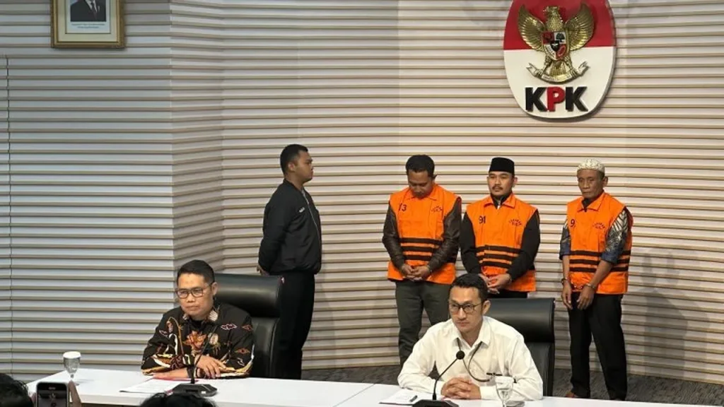 KPK Tetapkan Bupati Bekasi dan Ayahnya Tersangka Suap Ijon Proyek Rp9,5 M