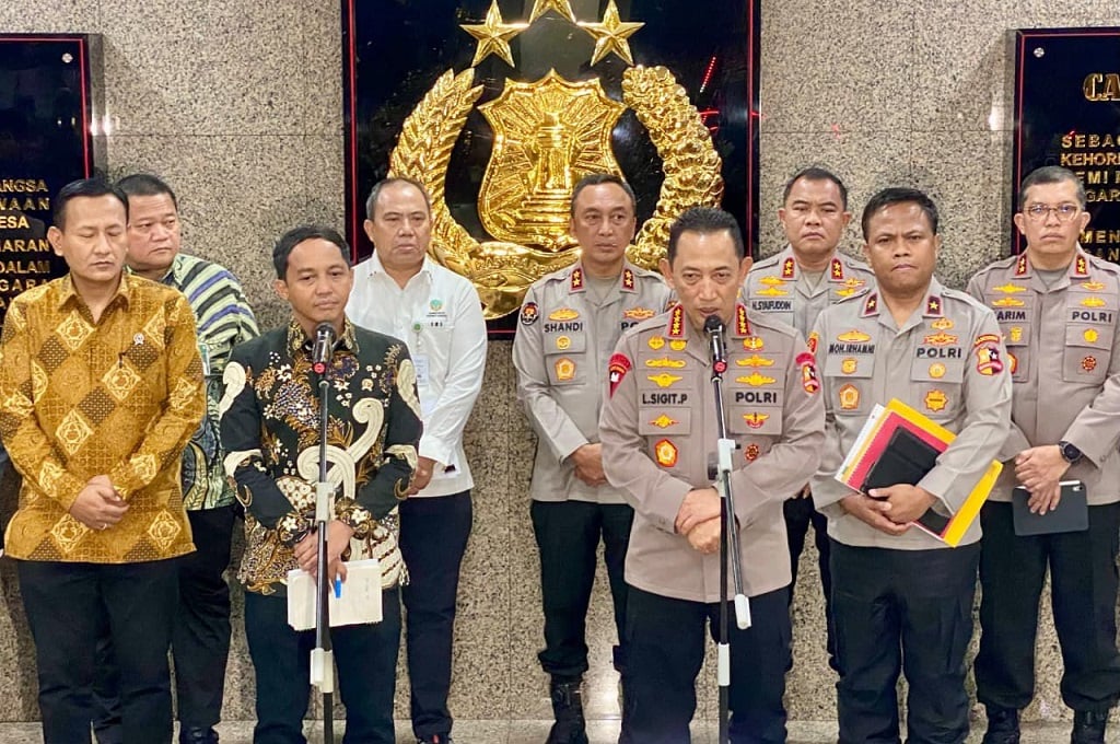 Polri-Kemenhut Selidiki Jejak Kayu Gelondongan dalam Banjir Sumatera