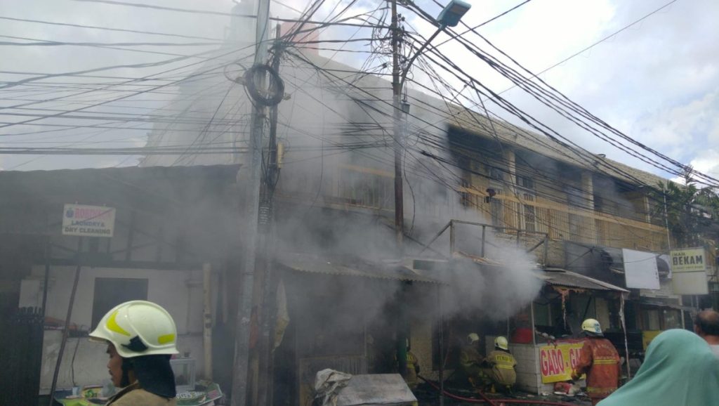 Warung Gado-gado di Kemanggisan Jakbar Dilalap Api