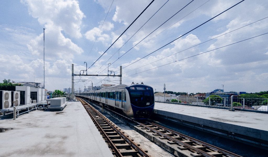 Pemprov DKI Gratiskan Transjakarta, MRT, dan LRT di Malam Tahun Baru