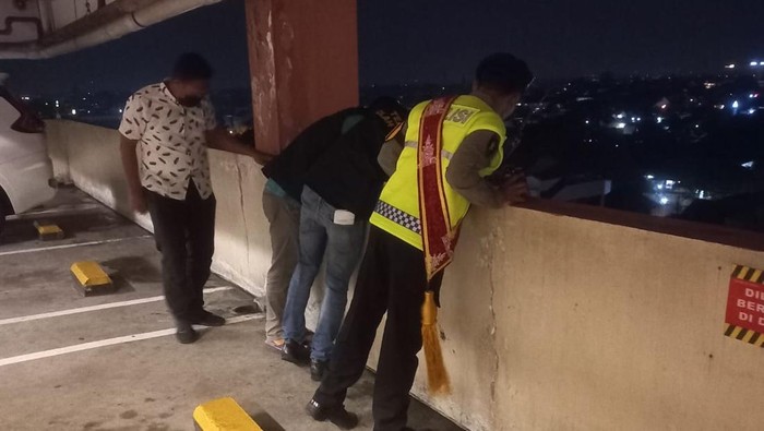 Wanita Meninggal Setelah Terjun dari Lantai 4 Solo Grand Mall